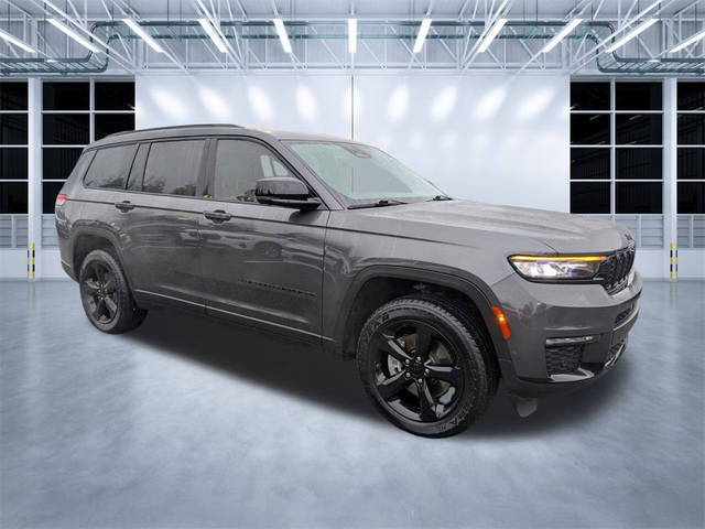 2023 Jeep Grand Cherokee L Limited 4WD photo