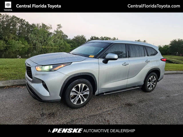 2022 Toyota Highlander XLE FWD photo