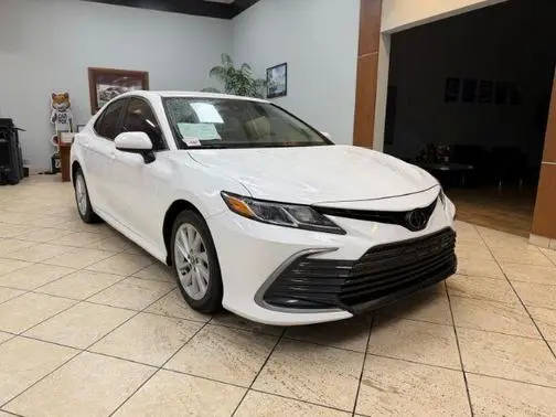 2023 Toyota Camry LE FWD photo
