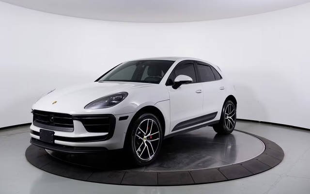 2023 Porsche Macan S AWD photo