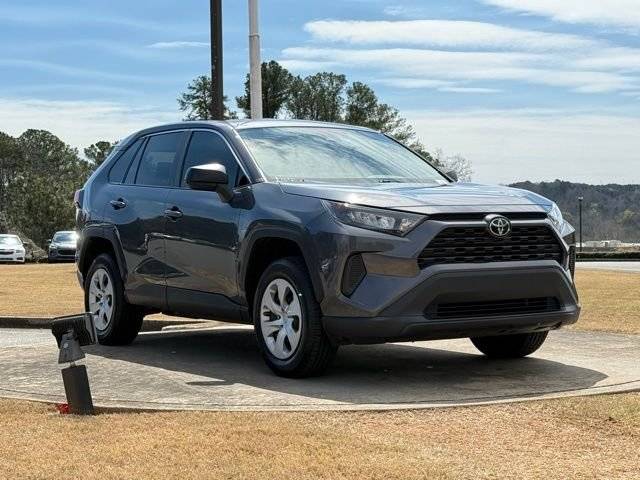2022 Toyota RAV4 LE FWD photo