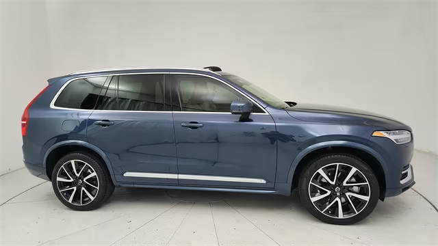 2023 Volvo XC90 Plus AWD photo