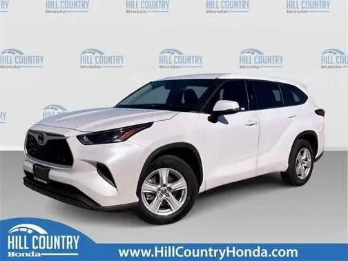 2022 Toyota Highlander L FWD photo