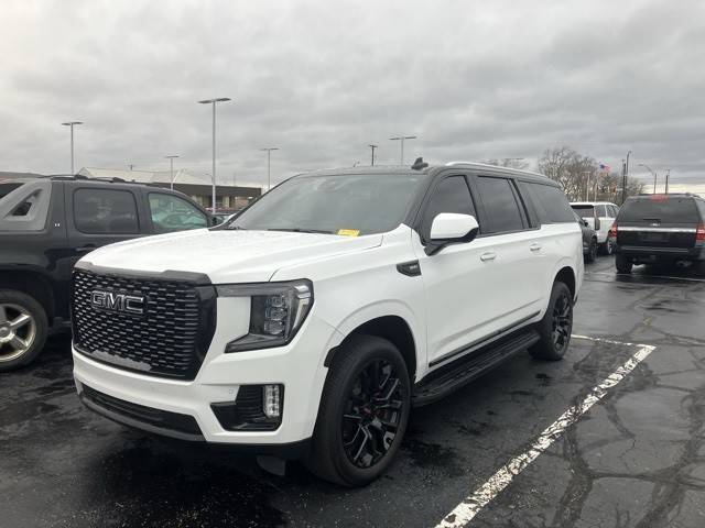 2023 GMC Yukon XL SLT 4WD photo