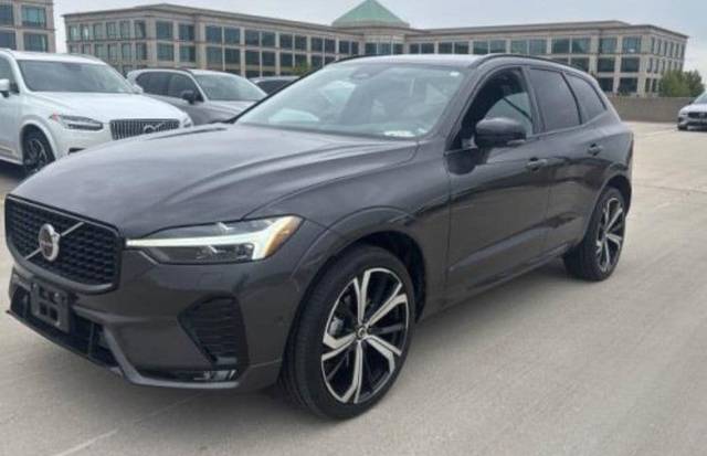 2023 Volvo XC60 Ultimate Dark Theme FWD photo