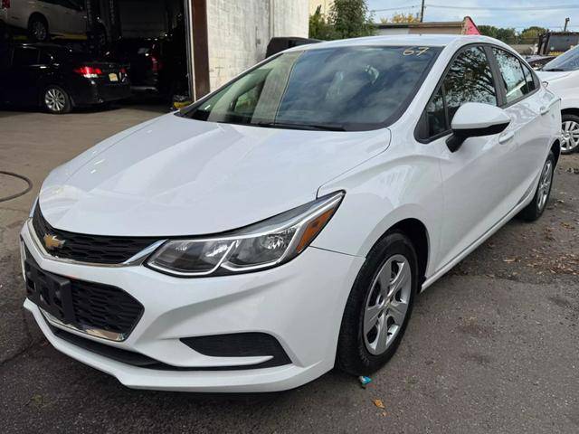 2016 Chevrolet Cruze LS FWD photo