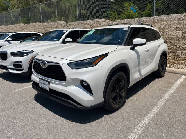2021 Toyota Highlander LE FWD photo