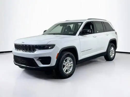 2023 Jeep Grand Cherokee Laredo 4WD photo