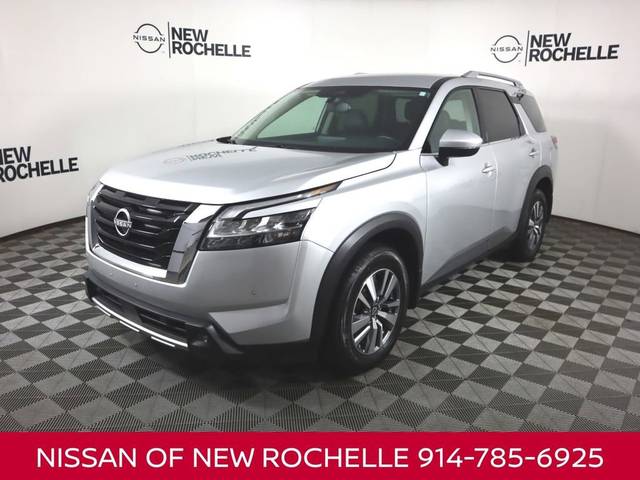 2022 Nissan Pathfinder SL 4WD photo