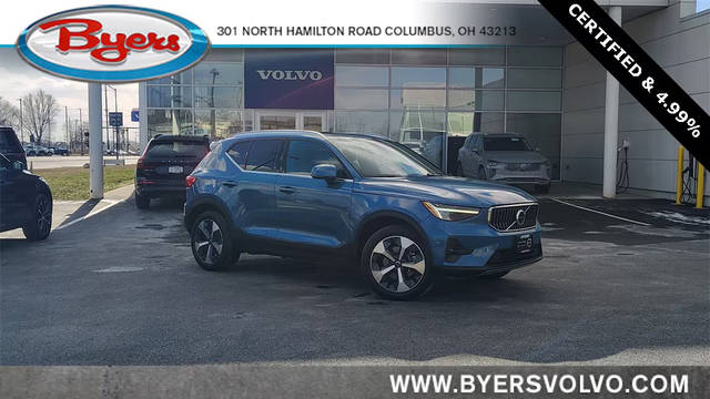 2023 Volvo XC40 Plus Bright Theme AWD photo