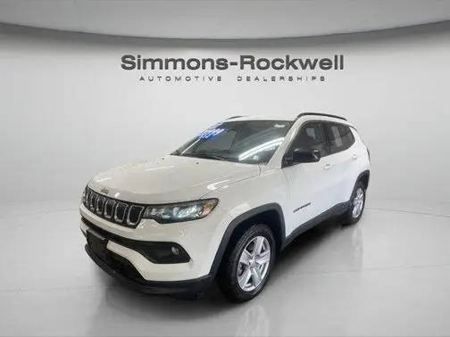 2022 Jeep Compass Latitude 4WD photo