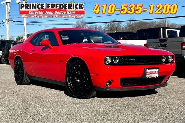 2015 Dodge Challenger R/T RWD photo