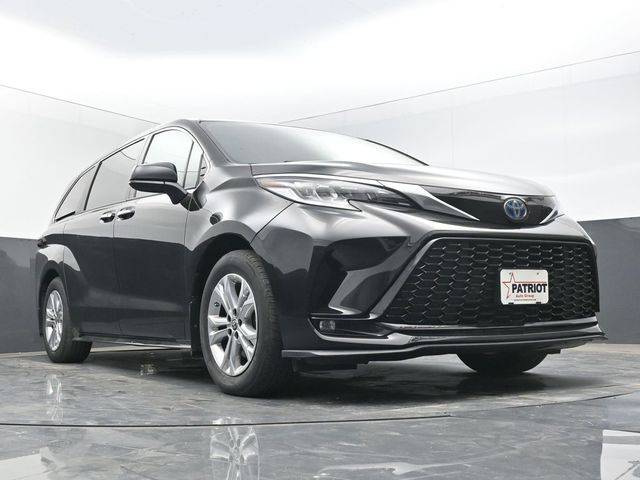 2022 Toyota Sienna XSE AWD photo