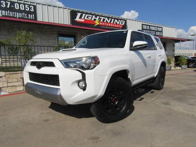 2018 Toyota 4Runner SR5 4WD photo
