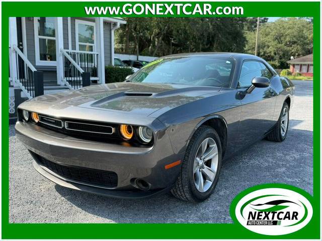 2020 Dodge Challenger SXT RWD photo