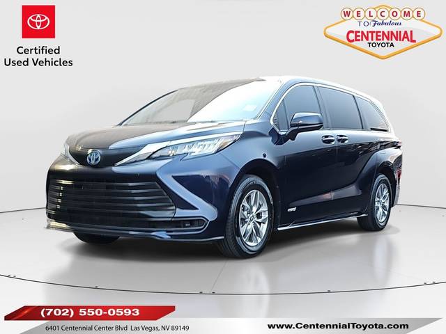 2021 Toyota Sienna LE FWD photo