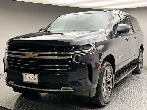 2022 Chevrolet Suburban LT 4WD photo