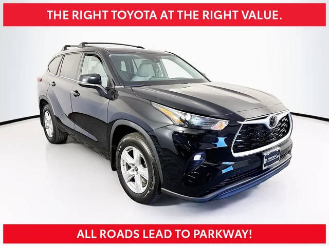 2022 Toyota Highlander LE AWD photo