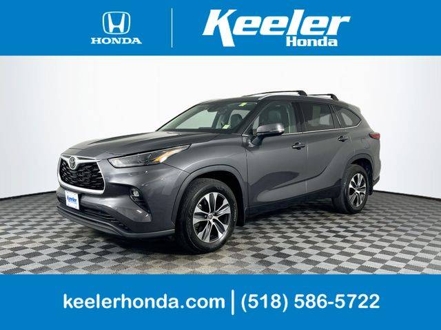 2022 Toyota Highlander XLE AWD photo