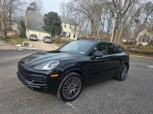 2023 Porsche Cayenne Platinum Edition AWD photo