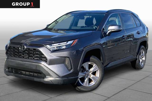 2022 Toyota RAV4 XLE FWD photo