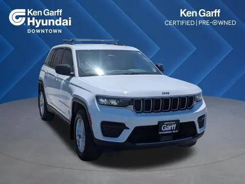 2023 Jeep Grand Cherokee Laredo 4WD photo