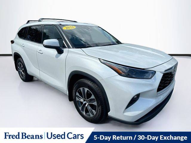 2022 Toyota Highlander XLE AWD photo