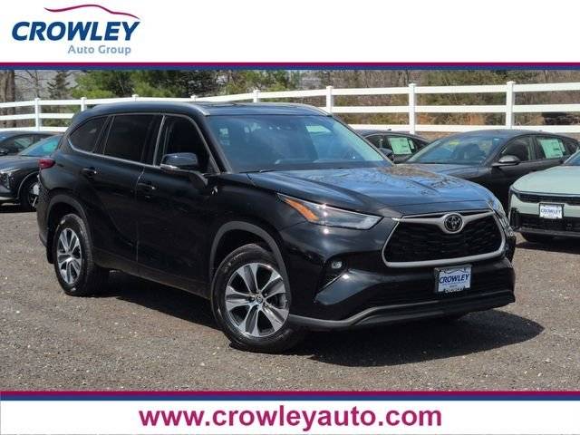 2022 Toyota Highlander XLE AWD photo
