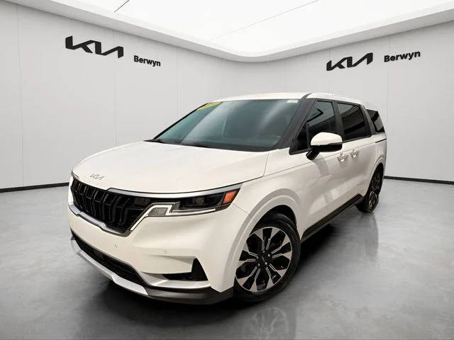 2023 Kia Carnival EX FWD photo
