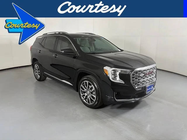 2022 GMC Terrain Denali AWD photo