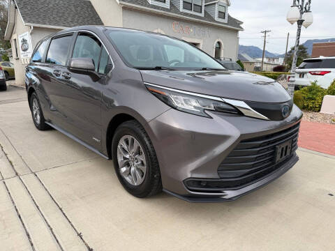 2021 Toyota Sienna LE FWD photo