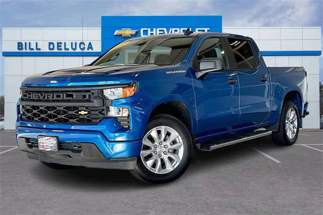 2022 Chevrolet Silverado 1500 Custom 4WD photo