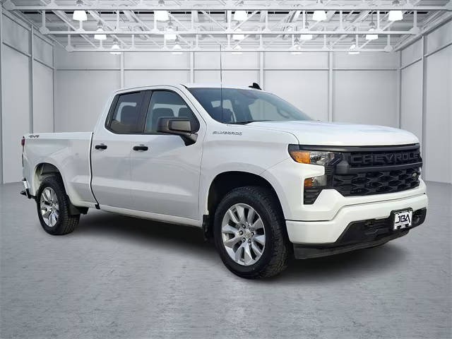 2022 Chevrolet Silverado 1500 Custom 4WD photo