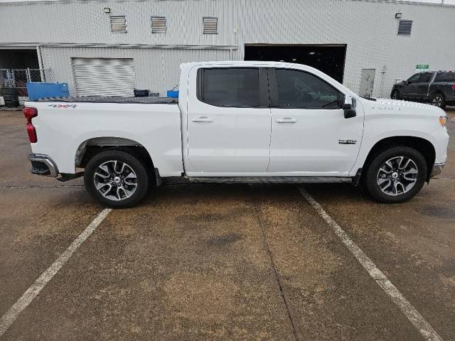 2022 Chevrolet Silverado 1500 LT 4WD photo