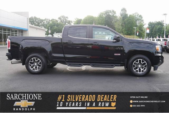 2017 GMC Canyon 4WD SLE 4WD photo