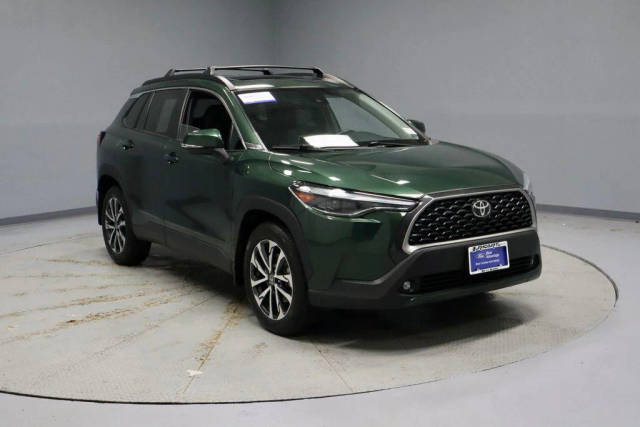 2022 Toyota Corolla Cross XLE AWD photo