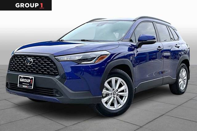 2022 Toyota Corolla Cross LE FWD photo