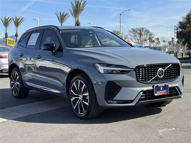 2023 Volvo XC60 Plus Dark Theme AWD photo