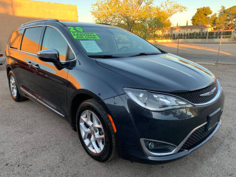 2020 Chrysler Pacifica Minivan Limited FWD photo