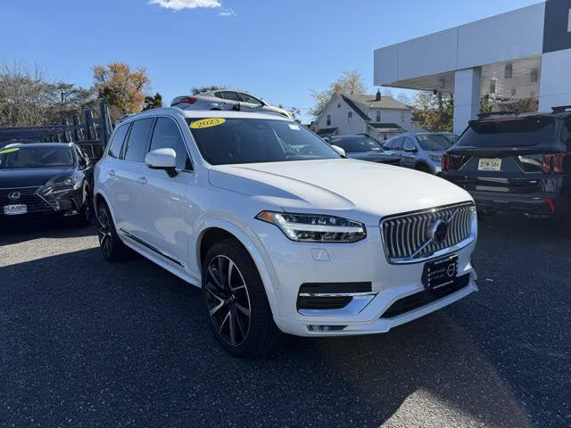 2023 Volvo XC90 Plus AWD photo