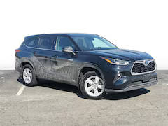 2021 Toyota Highlander Hybrid LE AWD photo