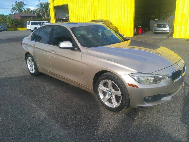 2015 BMW 3 Series 320i RWD photo