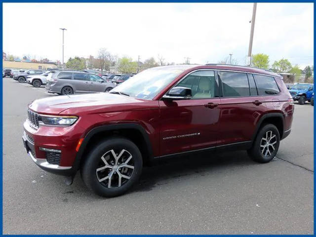 2023 Jeep Grand Cherokee L Limited 4WD photo