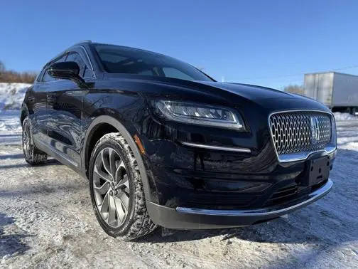 2022 Lincoln Nautilus Reserve AWD photo