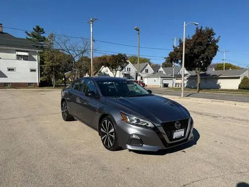 2022 Nissan Altima 2.5 SR AWD photo