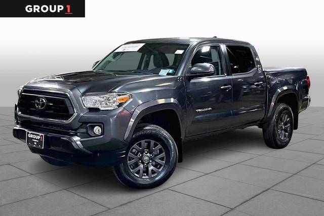 2022 Toyota Tacoma SR5 4WD photo