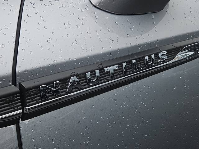 2022 Lincoln Nautilus Reserve AWD photo