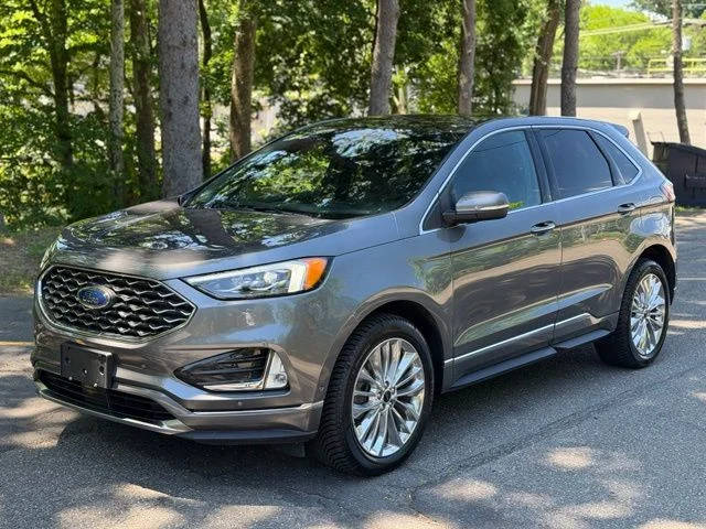 2022 Ford Edge Titanium AWD photo