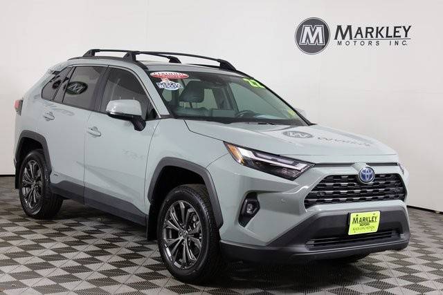 2022 Toyota RAV4 Hybrid XLE Premium AWD photo