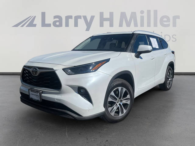 2022 Toyota Highlander XLE AWD photo